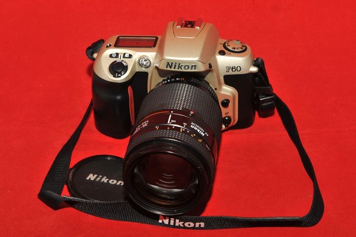Nikon f60 nikkor - +, af